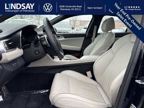 Used 2023 Genesis G70 2.0T w/ Sport Prestige Package image 10