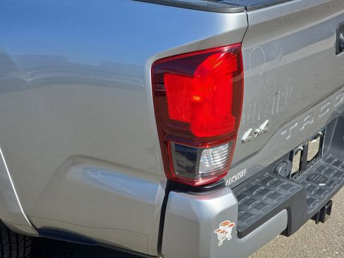 Used 2022 Toyota Tacoma SR5 w/ Technology Package AWD/4WD image 34