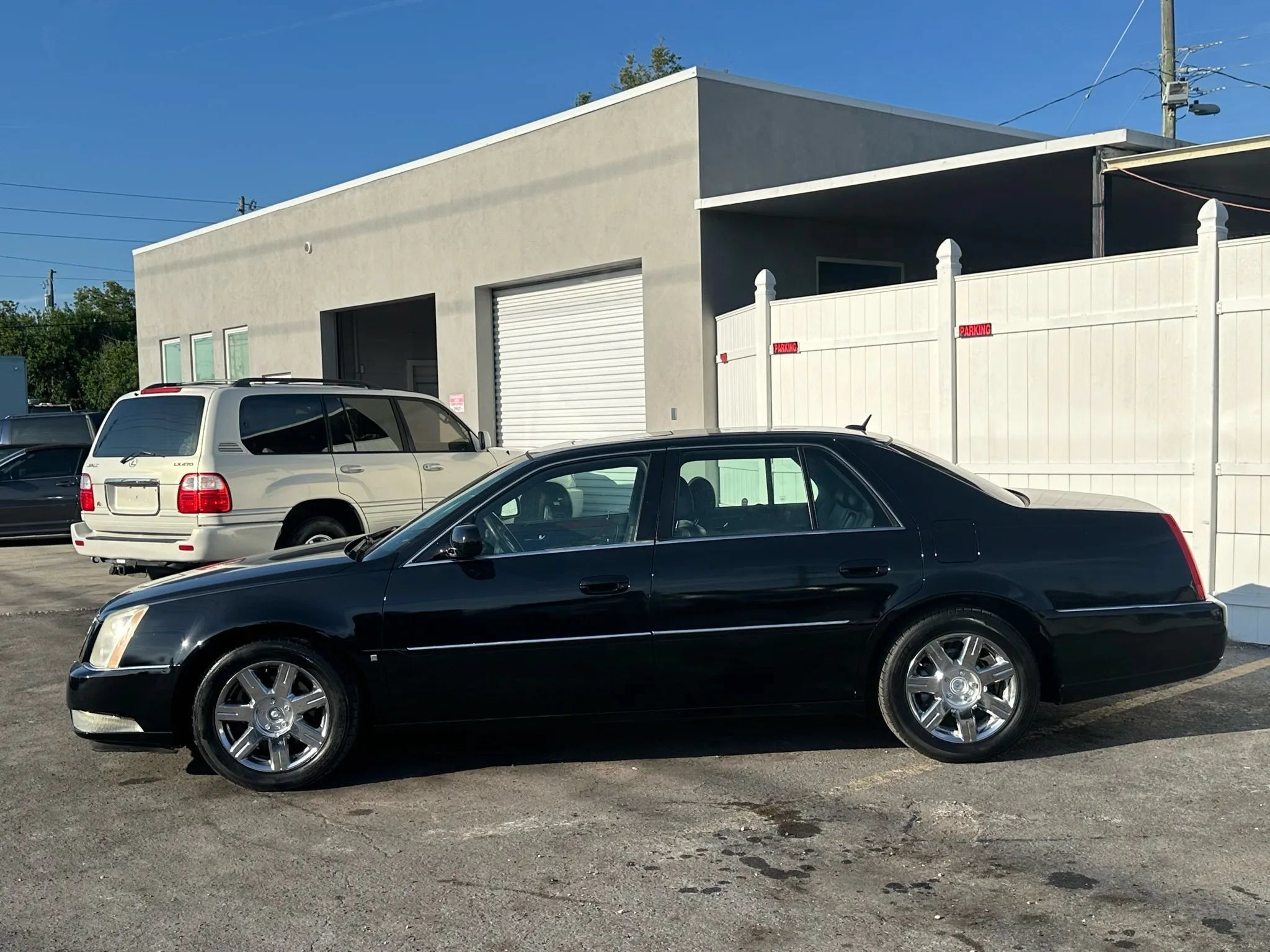 Used 2007 Cadillac DTS Luxury I w/ Sun And Sound Package FWD image 5