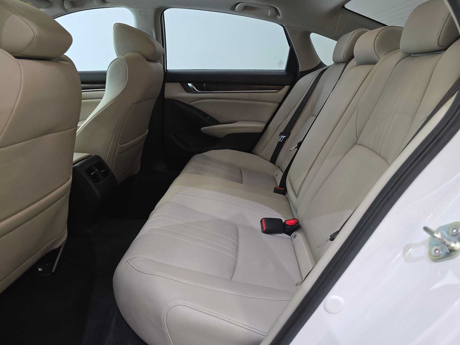 Used 2020 Honda Accord Touring image 24
