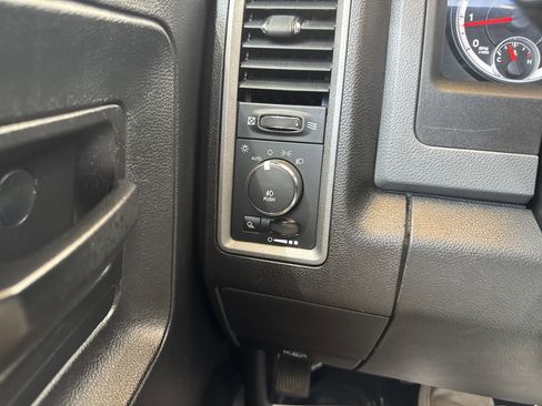Used 2014 RAM 1500 Express image 22
