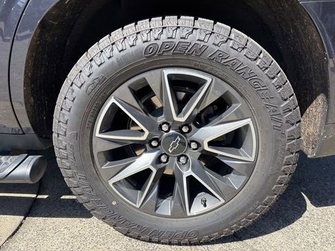 Used 2024 Chevrolet Tahoe Z71 w/ Z71 Off-Road Package image 11