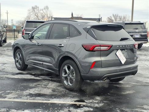 Certified 2023 Ford Escape ST-Line Select w/ Tech Pack #1 image 4