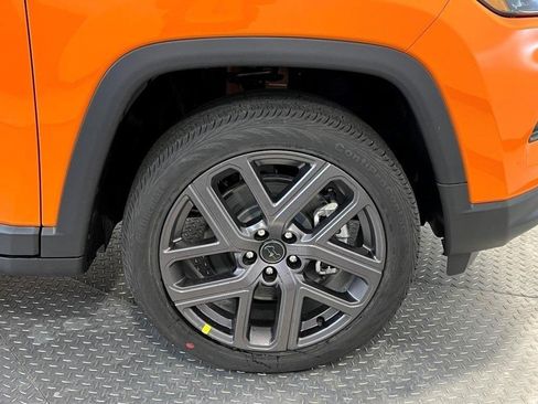 New 2026 Jeep Compass Latitude image 8