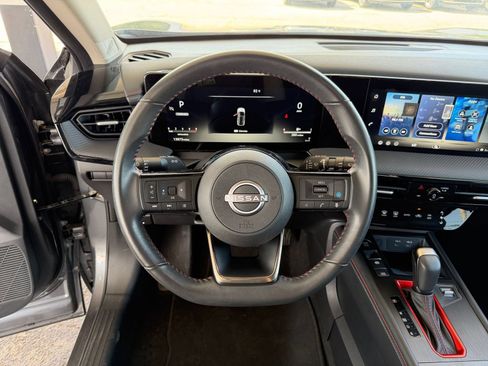 Used 2026 Nissan Kicks SR FWD image 27