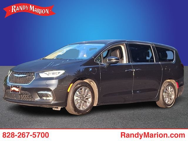 Used 2024 Chrysler Pacifica Limited FWD image 1