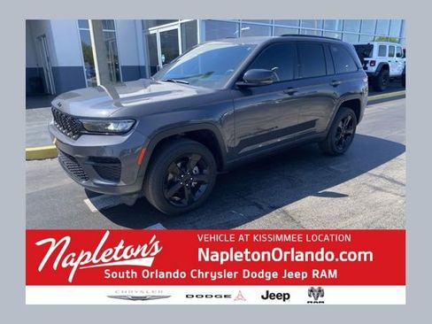 Used 2023 Jeep Grand Cherokee Altitude image 1