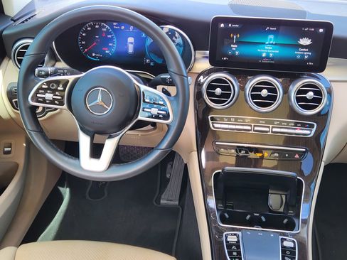 Used 2022 Mercedes-Benz GLC 300 image 10