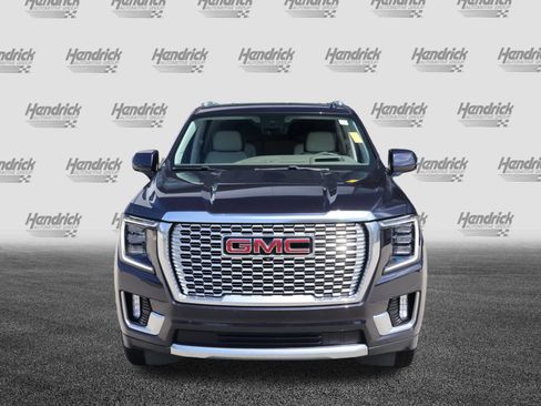 Used 2023 GMC Yukon Denali w/ Advanced Technology Package AWD/4WD image 3