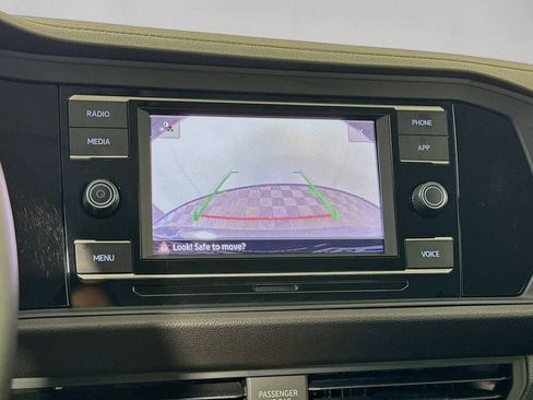 Used 2024 Volkswagen Jetta SE FWD image 16