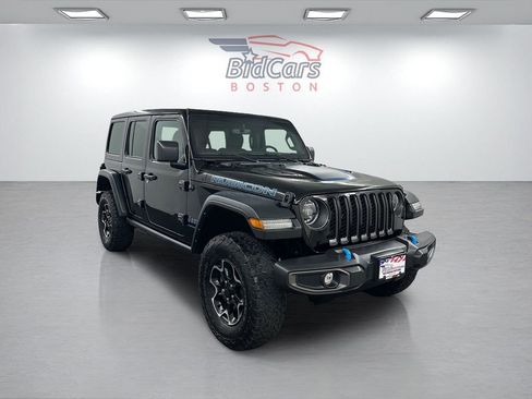 Used 2023 Jeep Wrangler Unlimited Rubicon 4xe w/ Cold Weather Group AWD/4WD image 3