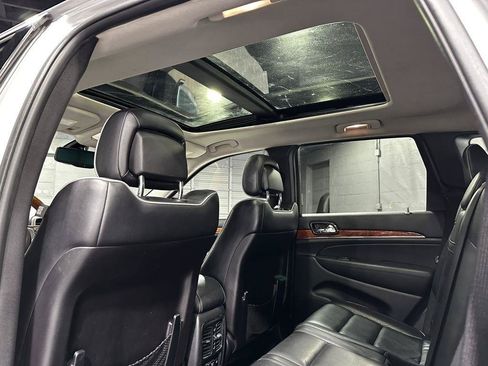 Used 2012 Jeep Grand Cherokee Overland AWD/4WD image 30