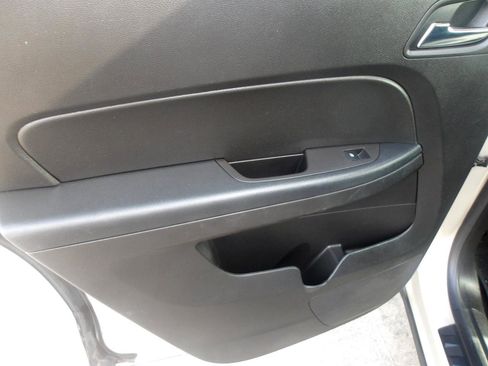 Used 2014 Chevrolet Equinox LS FWD image 16
