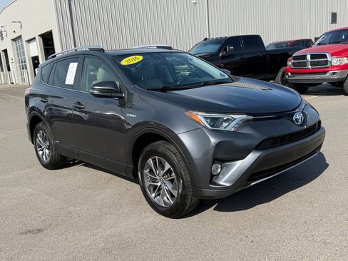 Used 2016 Toyota RAV4 XLE image 2