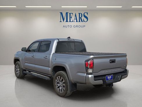 Used 2021 Toyota Tacoma Limited image 3