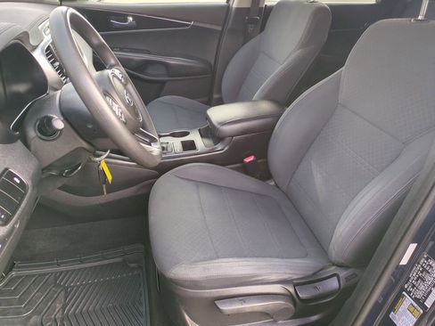 Used 2018 Kia Sorento LX image 15