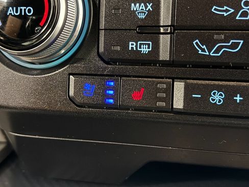 Used 2019 Ford F150 Lariat w/ Equipment Group 502A Luxury AWD/4WD image 25