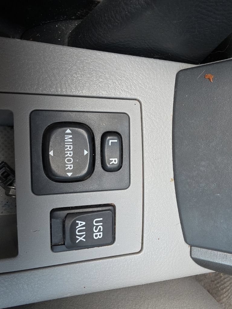 Used 2012 Toyota RAV4 4WD image 22