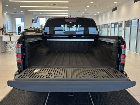 New 2025 Nissan Frontier PRO-4X w/ Pro Convenience Package image 9