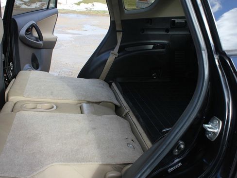 Used 2010 Toyota RAV4 AWD image 39