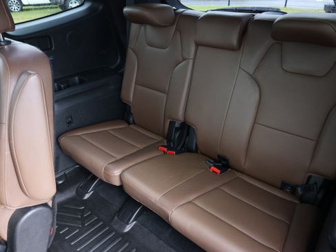 Used 2022 Kia Telluride SX w/ SX Prestige Package AWD/4WD image 17