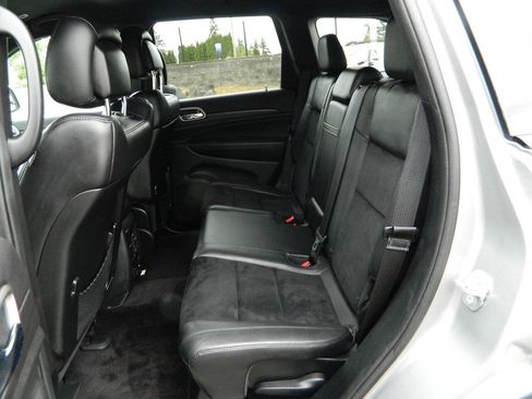 Used 2017 Jeep Grand Cherokee Altitude AWD/4WD image 14