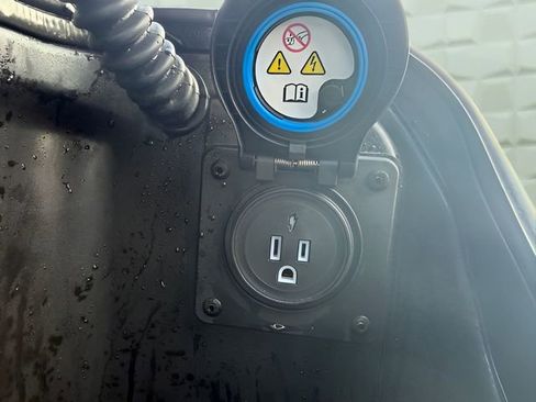 Used 2025 RAM 1500 Limited image 46