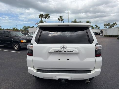 Used 2015 Toyota 4Runner SR5 Premium image 6
