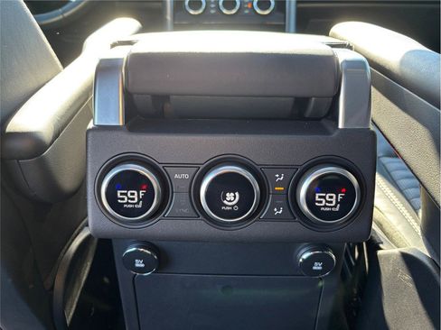 Used 2019 Land Rover Discovery HSE image 43