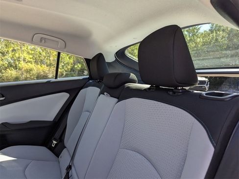 Certified 2020 Toyota Prius LE image 20