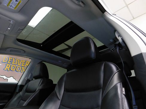 Used 2024 Nissan Murano SL image 40