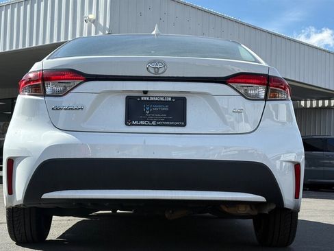 Used 2021 Toyota Corolla LE image 5
