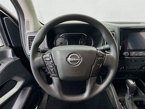 Used 2024 Nissan Frontier SV image 7