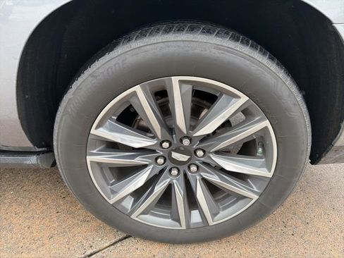 Used 2022 Cadillac Escalade ESV Sport w/ Touring Package image 6