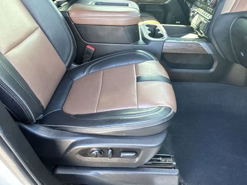 Used 2022 Chevrolet Silverado 3500 High Country w/ Technology Package image 26