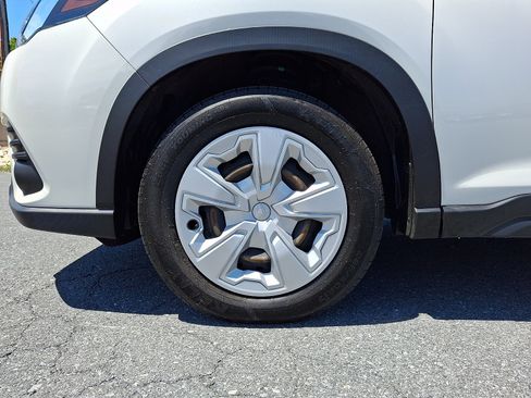 Used 2022 Subaru Forester AWD/4WD image 9