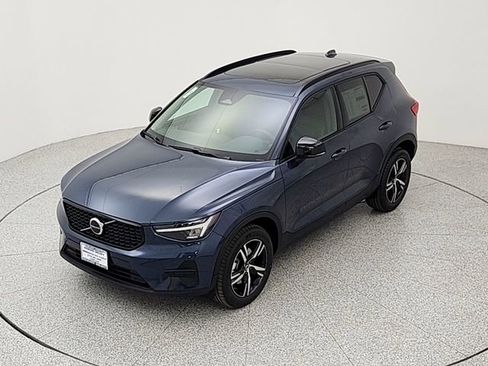 New 2026 Volvo XC40 B5 Core w/ Climate Package image 13