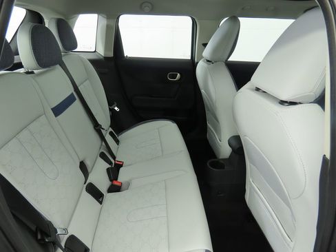 Used 2025 MINI Cooper 4-Door Hardtop image 25