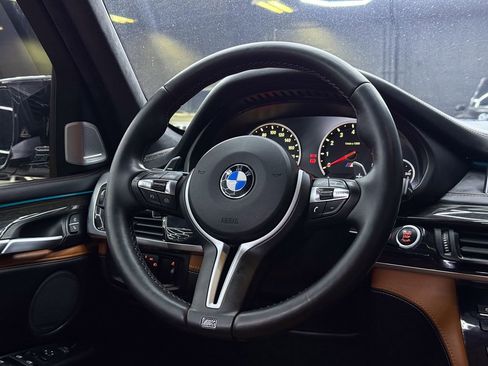 Used 2015 BMW X5 M image 21