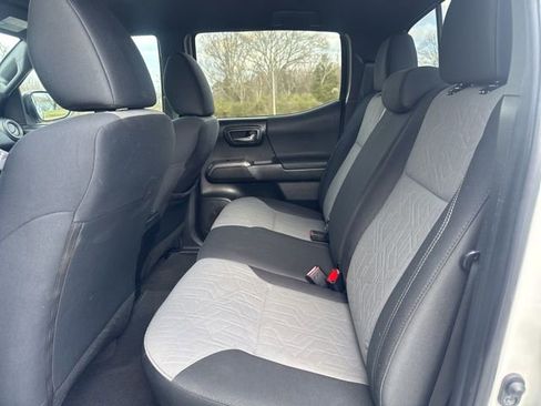 Used 2023 Toyota Tacoma TRD Off-Road image 13