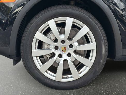 Used 2016 Porsche Cayenne S w/ Premium Plus Package AWD/4WD image 11