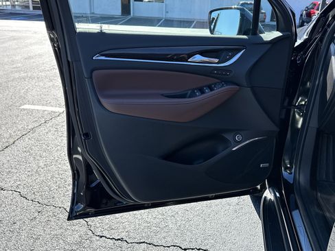 Used 2018 Buick Enclave Avenir w/ Avenir Technology Package image 10