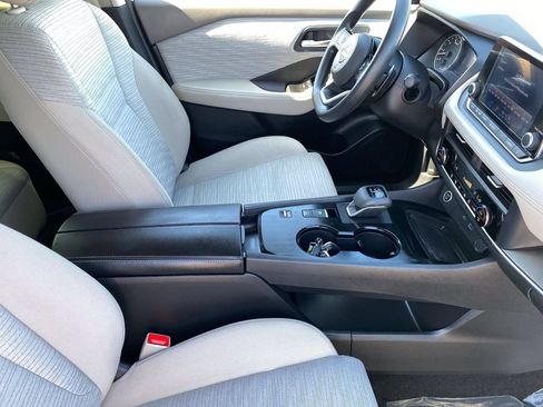 Certified 2023 Nissan Rogue SV FWD image 10