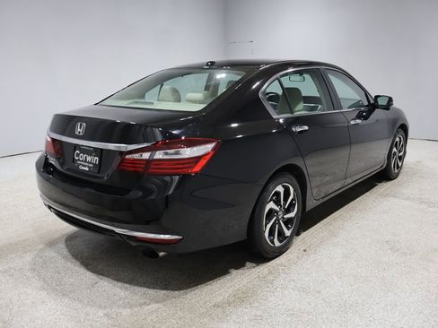 Used 2017 Honda Accord EX image 2