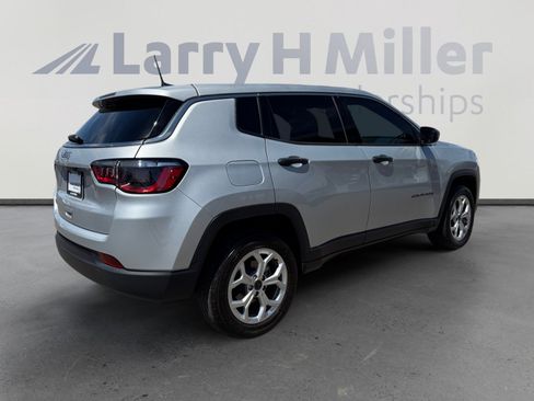 Certified 2025 Jeep Compass Sport AWD/4WD image 5