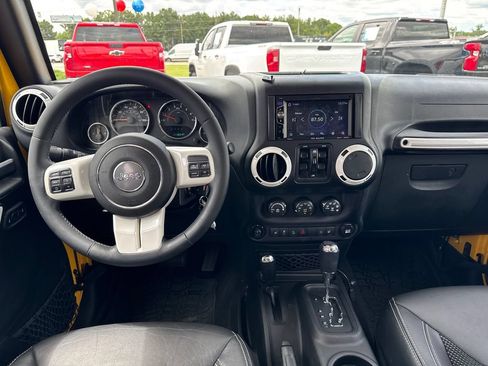 Used 2015 Jeep Wrangler Unlimited Sahara AWD/4WD image 23