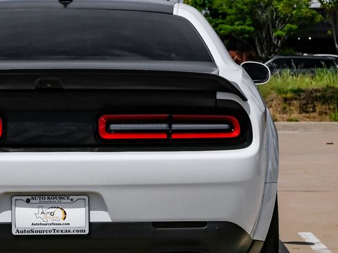 Used 2019 Dodge Challenger SRT Hellcat Redeye RWD image 39