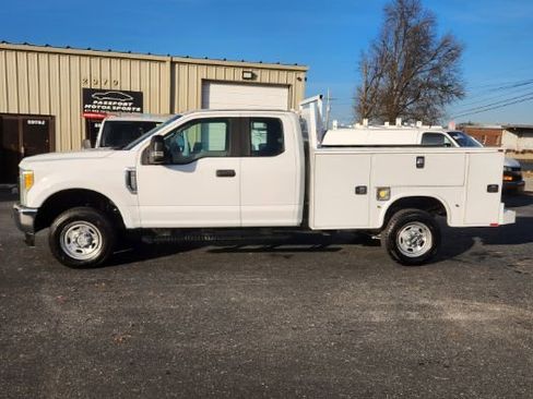 Used 2017 Ford F250 XL w/ Power Equipment Group image 6