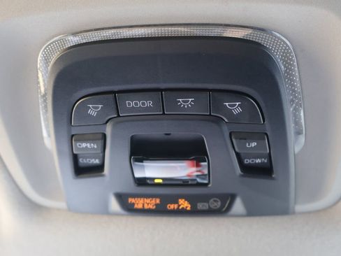 Used 2024 Toyota Corolla Cross LE w/ Moonroof Package image 14