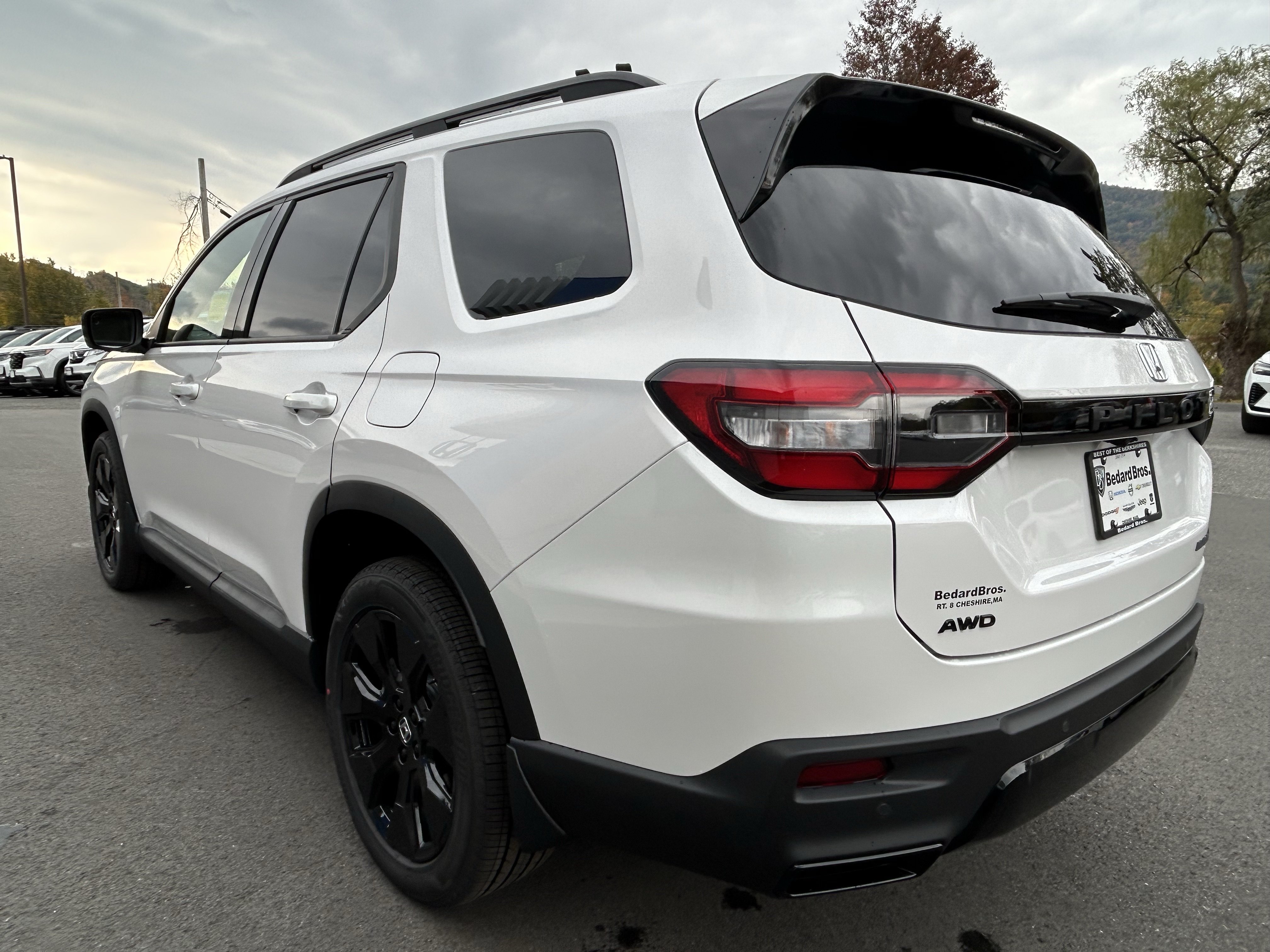 New 2026 Honda Pilot Black Edition image 3